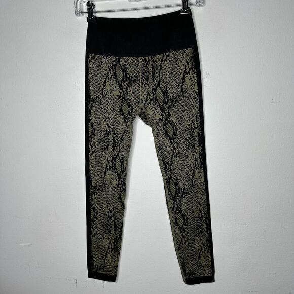 Fabletics Black & Gold Snake Print Ankle Leggings Wide Black Waistband S - Picture 8 of 12